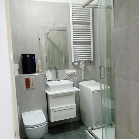 Tulip - 6 Ze Wspolna Lazienka I Kuchnia Štetín