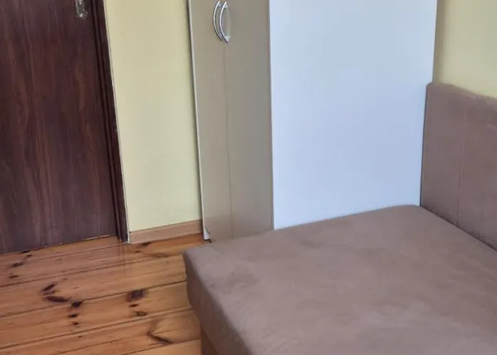 ホステル Tulip - 6 Ze Wspolna Lazienka I Kuchnia シュチェチン